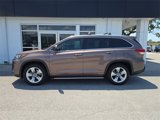 Used 2017 Toyota Highlander Limited image 4