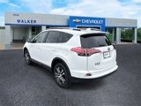 Used 2018 Toyota RAV4 LE image 3