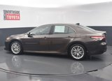 Used 2018 Toyota Camry XLE image 2