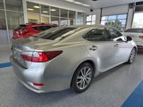 Used 2016 Lexus ES 300h image 2