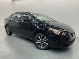 Used 2022 Nissan Versa SV image 2