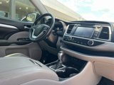 Used 2019 Toyota Highlander XLE image 2