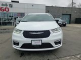 New 2025 Chrysler Pacifica Select image 2