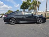 Used 2020 Toyota Camry SE image 3