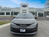Used 2017 Chrysler Pacifica Touring w/ Tire & Wheel Group image 2