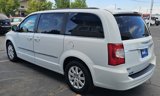Used 2016 Chrysler Town & Country Touring image 5