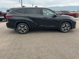 Used 2021 Toyota Highlander XLE image 2