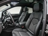 Certified 2024 Porsche Macan image 5