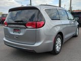 Used 2017 Chrysler Pacifica Touring-L image 5