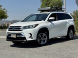 Used 2019 Toyota Highlander AWD Hybrid image 2