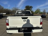Used 2021 Nissan Titan SV w/ SV Convenience Package image 4