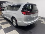 Used 2023 Chrysler Pacifica Touring-L image 2