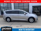 Used 2018 Chrysler Pacifica Touring-L w/ Advanced Safetytec Group image 2