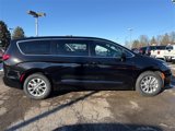 New 2025 Chrysler Pacifica Select image 2