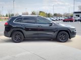 Used 2016 Jeep Cherokee Latitude image 4