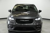 Used 2023 Chrysler Pacifica Touring-L image 2