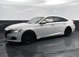Used 2022 Honda Accord Touring image 2