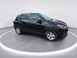 Used 2022 Chevrolet Trax LT w/ LT Convenience Package image 2