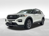 Used 2022 Ford Explorer XLT w/ Equipment Group 202A image 3