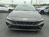 Certified 2025 Hyundai Elantra SE image 2