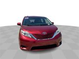 Used 2016 Toyota Sienna LE image 3