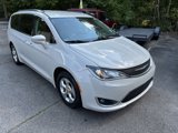 Used 2017 Chrysler Pacifica Touring-L Plus image 3