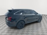 Used 2022 Kia Sorento LX image 4
