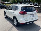 Used 2017 Nissan Rogue SV image 5