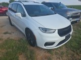 Used 2021 Chrysler Pacifica Touring-L w/ Uconnect Theater Family Group image 2