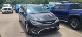 Used 2018 Chrysler Pacifica Touring-L Plus image 2
