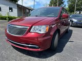 Used 2015 Chrysler Town & Country Touring image 4