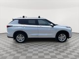Used 2023 Mitsubishi Outlander ES image 4