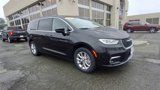 Used 2022 Chrysler Pacifica Touring-L image 2