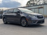 Used 2022 Chrysler Pacifica Touring-L w/ Uconnect Theater Family Group image 2