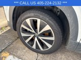 Used 2024 Volkswagen Taos SE image 2