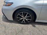 Used 2023 Toyota Camry SE image 4