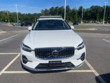 Certified 2022 Volvo XC60 B5 Inscription w/ Advanced Package image 4