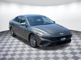 Used 2024 Hyundai Elantra SEL image 2