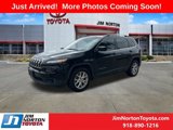 Used 2018 Jeep Cherokee Latitude Plus w/ Comfort/Convenience Group image 3