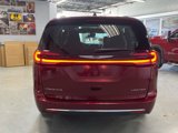 Used 2023 Chrysler Pacifica Limited image 6