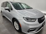 Used 2023 Chrysler Pacifica Touring-L image 2