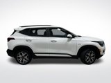 Used 2023 Kia Seltos SX w/ SX Sunroof Package image 2