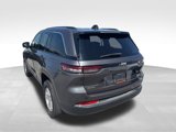 Used 2023 Jeep Grand Cherokee Laredo image 5