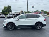 Used 2022 Volkswagen Tiguan SE w/ Panoramic Sunroof Package image 3