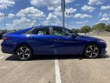Used 2022 Hyundai Elantra Limited image 5