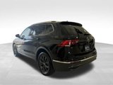 Certified 2022 Volkswagen Tiguan SE w/ Panoramic Sunroof Package image 5