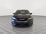 Used 2023 Chrysler Pacifica Touring-L image 4