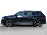 Certified 2022 Volkswagen Tiguan SE image 2