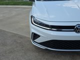 Used 2025 Volkswagen Jetta SE w/ Sunroof Package image 2