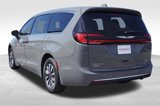 Used 2022 Chrysler Pacifica Touring-L w/ Uconnect Theater Family Group image 5